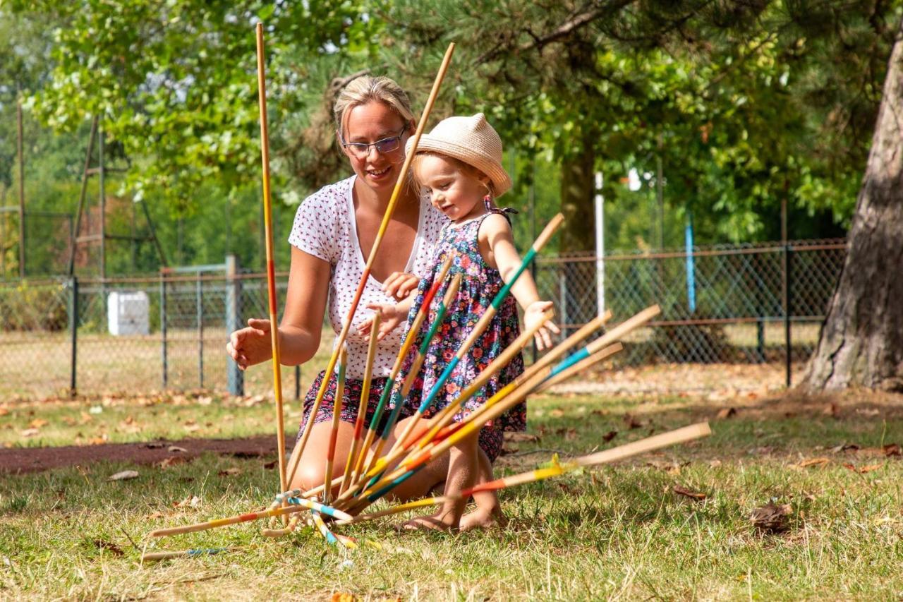 Camping De Châlons-en-Champagne Eksteriør billede