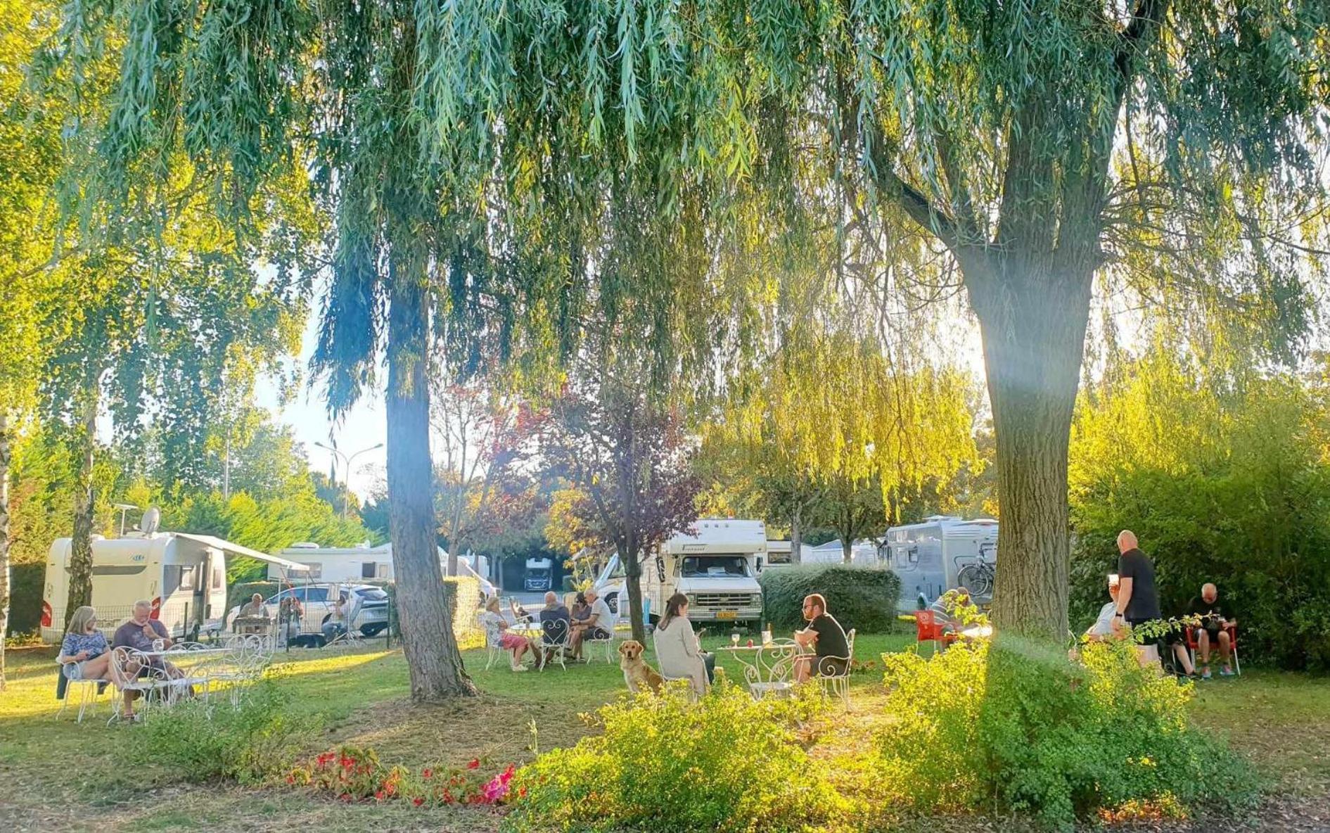 Camping De Châlons-en-Champagne Eksteriør billede